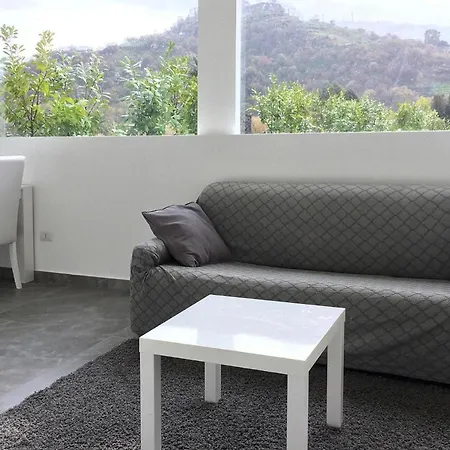 Casa vacanze Home, *
